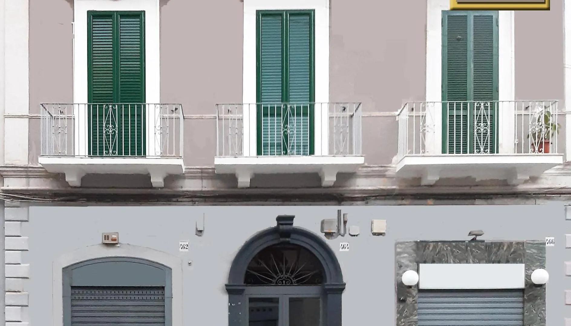 Bayria Home Bari 0*,  Italy